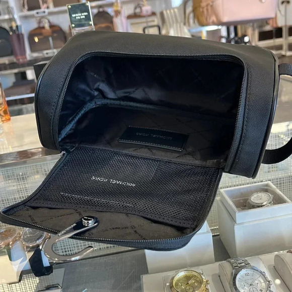 Michael kors Outlet Kent Recycled Nylon Toiletry Bag 37S3LKNT6O - Picture 2 of 16